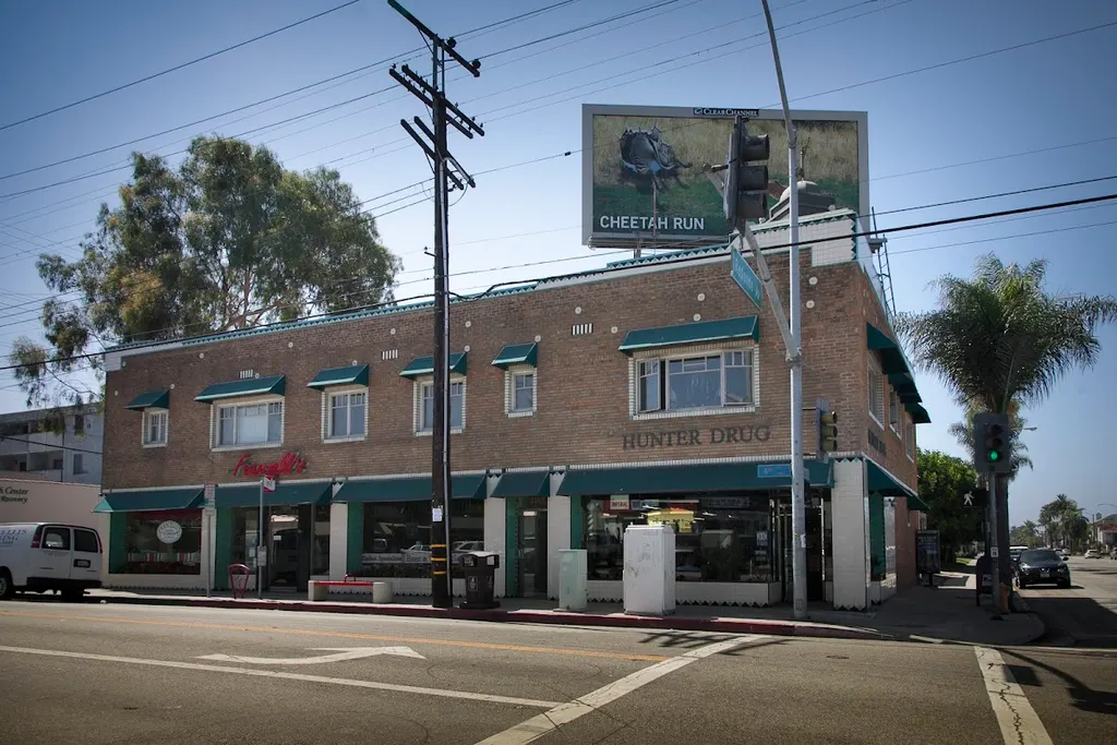 Razorbacks Barbershop — Barber shop in Long Beach